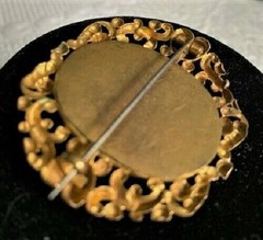 VINTAGE EARLY MALACHITE AND GOLD METAL RUSSIAN LARGE BROOCH