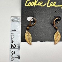 Vintage 90s Cookie Lee Gold Tone Feather Dangle Earrings Boho Style Jewelry