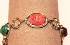 Vintage Egyptian Revival 5 Plastic Scarab Stone Gold Tone Link 7 3/4″ Bracelet