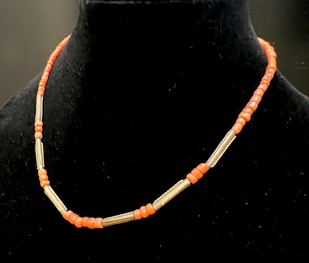 Salmon Coral Graduated Beaded Necklace Gold Tone Metal Spacers Vintage 18” 15g