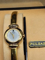 PULSAR By SEIKO LADIES GOLD Tone BRACELET DRESS WATCH V-110-x003 Vtg W/box 7inch