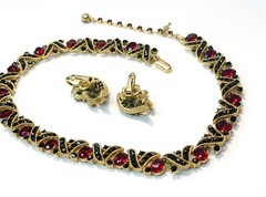 VTG Trifari Red Faceted Crystal & Jet Black Rhinestone Necklace & Earrings