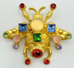 T17-1853 BROOCH GOLD TONE PIN 2.25″ RHINESTONE ANIMAL BEE INSECT COLORFUL