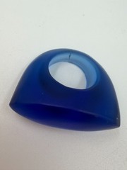 Vintage Ring Costume Frosted Cobalt Blue Lucite Plastic Size 7