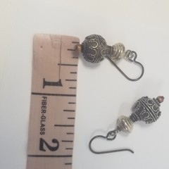 ROUND SILVER TONE DROP DANGLE VINTAGE HOOK EARRINGS WITH INTRICATE DESIGN