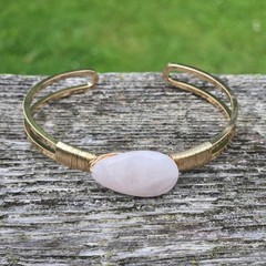 Avon Heartland Pink Quartz Cuff Bracelet Gold Tone NOS Signature Collection