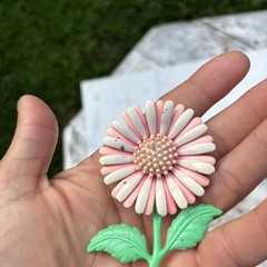 Vintage Retro Hippy Mod 60’s Lot of 3 Enamel Metal Colorful Flower Pins Brooches