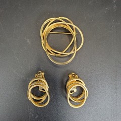 Vintage Gold Tone Twisted Knot Spiral Brooch Clip On Earrings Set