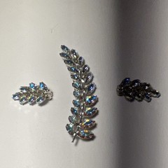 Rare B David Rhinestone Blue Feather Leaf Brooch Pin With ClipOn Earrings SET!￼￼