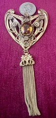 GOLDTONE ART NOUVEAU 5” FABULOUS ORNATE FLORAL BROOCH TOPAZ COLOR STONE W/TASSEL
