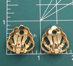 Vintage Clip Earrings Fan Shell Leaf Gold Tone Clear Rhinestone 0.9 Inch