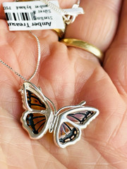 Butterfly Genuine Baltic Amber Necklace Vintage Egg Yolk Butterscotch Polish 老琥珀
