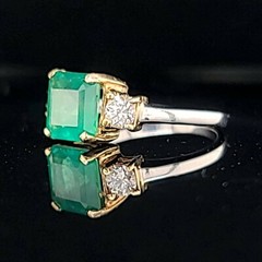 Vintage 14K Gold Engagement Ring 2.21CT. Natural Green Emerald Square Shape