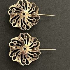 Vintage Set Of 2 Green Colorless Rhinestone Prong Gold Tone Scatter Pins