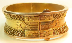 Victorian 1800’s 13KY-19KY Range Bangle Etruscan Bracelet 6″ Width IC 0.632″ ID