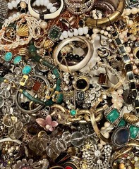 1 Pound of Unsorted Unsearched Jewelry Vintage Modern Wear Junk Treasure Hunt