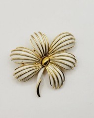 Vintage Crown Trifari Brooch Gold Tone Enamel Flower 2.25 in