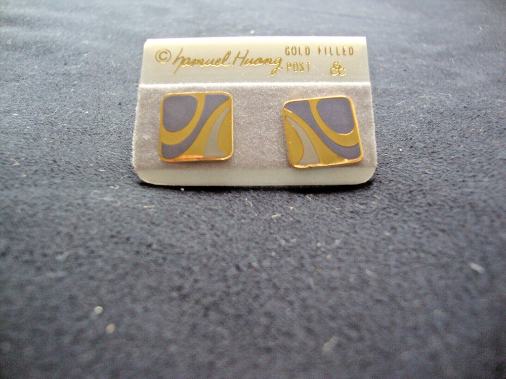 VINTAGE SAMUEL HUANG DESIGNER CLOISONNE EARRINGS GRAY LAVENDER ENAMEL STUD POST