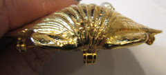 Vtg 2 pc Jewelry Set HOBE’ Large Gold Tone Shell w/Faux Pearl Pin/Pendant &ER’s