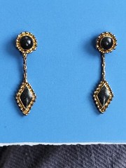Vintage Gold Tone w/ Black Enamel Necklace & Earrings Set 16″ – 18″ Dangle