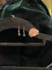 1960s Crystal Teardrop Clip On Earrings, Subtle Sophisticated, Understated￼