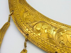 RARE Vintage Signed THAILAND Etched BRASS Collar Necklace ~ KITTY CATS W/ BELLS