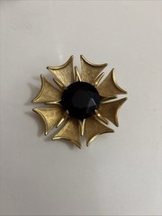 BSK Brooch Signed Gold Tone Black Glass Stone Pin Pendant