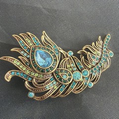 Heidi Daus Gold Tone Peacock Feather Brooch Pin Signed