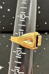 Vintage 18K HGE Ring W/Monogram “N” 2 White Stones On Sides Size 11.25