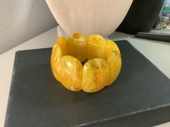 Vintage Art Deco faux egg yolk amber lucite bracelet large link stretch beauty