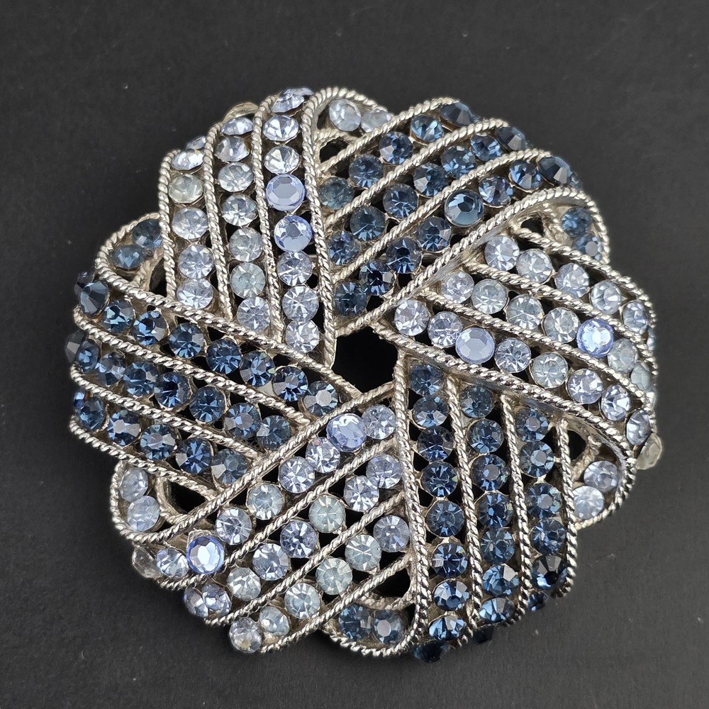 Vintage Trifari Blue Rhinestone Brooch Pin Silver Tone Knot Design Mid-Century