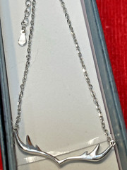 Vintage Sterling Silver .925 Shiny Antler Necklace 1 3/8″ Long & 18″ L Chain
