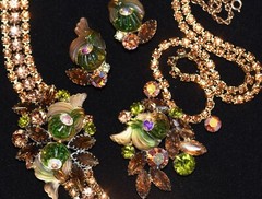 Incredible EDLEE Green & Amber CORNUCOPIA Molded ART GLASS Necklace Bracelet ER