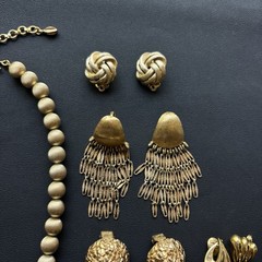 Lot 5 Vintage Monet Lisner Napier Gold Tone Jewelry Lot Necklace Clip Earrings