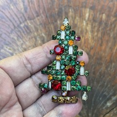 Vintage WEISS Christmas Tree Brooch Signed 6 Six Candle Rhinestone