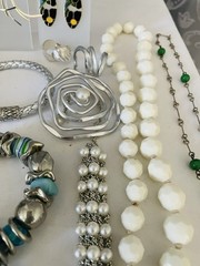 Jewelry addicts! Vintage Estate Costume AVON MONET 925 SOUTHWESTERN 89pc Lot