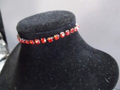 Vtg Costume Jewlery Ruby Red Crystal Glass 2.25″in Stretchy