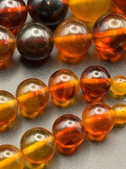 Vintage Castle cliff Amber-Lucite Bead Necklace 15.5” Graduated Brown Yellow
