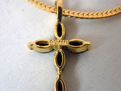 Vintage ROMAN 24 Inch Onyx Cross Gemstone Gold Tone Pendant Necklace