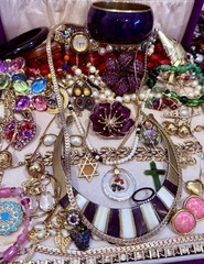 Vintage Estate Costume Jewelry Lot ! TRIFARI , MONET and more!