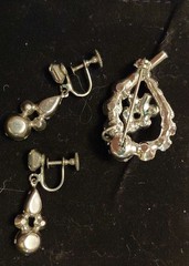 Vtg Brooch Rhinestone Round Baguette Pear Crystal Pendant Dangle Earrings 40era