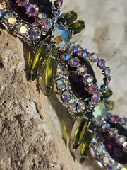 Vintage Unsigned Hobe Amethyst and Olive color Art Glass Earring/Bracelet Set