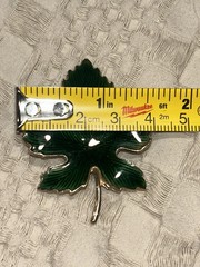 Vintage Maple Leaf Basse-taille Green Enamel Gold Tone Brooch 1950’s