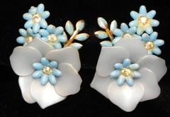 Vintage 60s Coro Blue & White Plastic Flower Clip Earrings Rhinestones Enamel