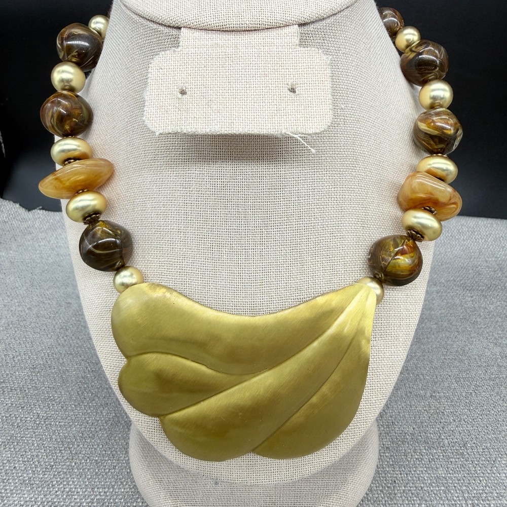 Vintage Necklace Marbled Acrylic Beads Gold Tone Metal Leaf Pendant 17 Inches