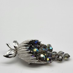 Stunning Schrager Vintage AB Crystal Brush silvertone Tumbler Brooch pin fruit