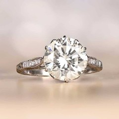 A beautiful Round Cut Lab Created Diamond solitaire Engagement 925 Silver Ring