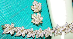 OMG!! (RARE) MAPLE LEAF shaped RHINESTONE set signed Crown Trifari