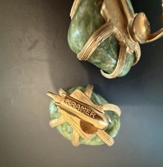 Kramer Vintage Irregular Shape Green Stone Gold Tone Clip On Earrings 1”