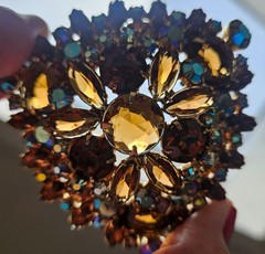Large Vintage Topaz Brown Aurora Borealis Rhinestone Brooch Goldtone